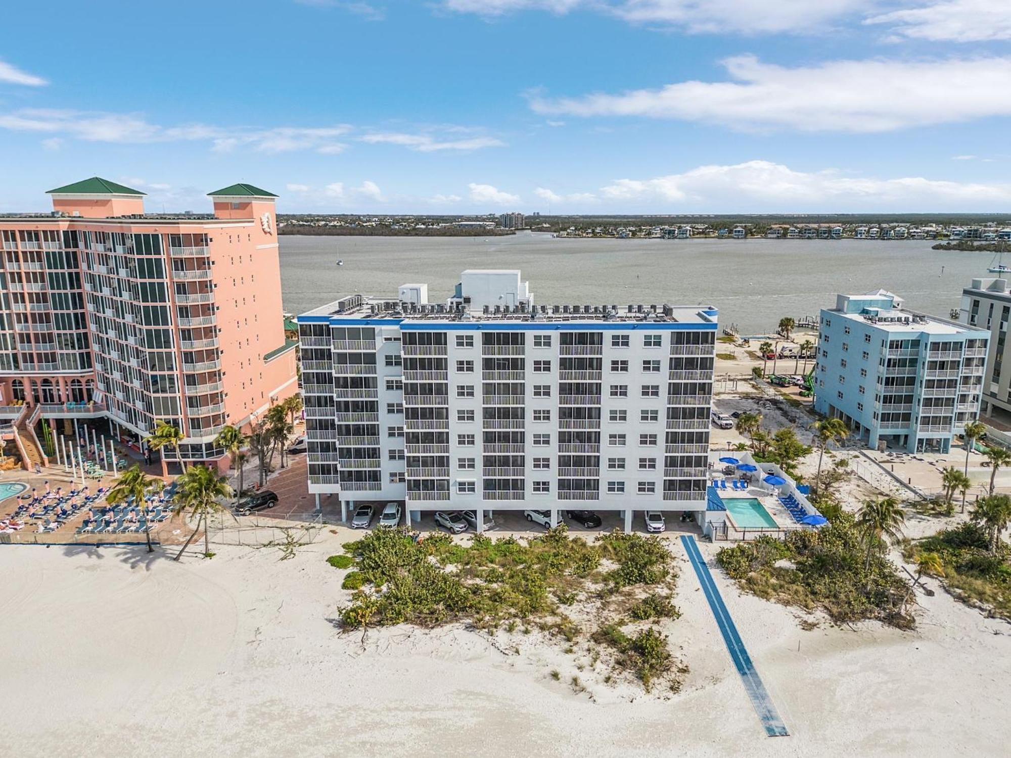 Fantastic Gulf Front Condo On The North End Of The Island - Beach Villas # 504 Condo Fort Myers Beach Exterior photo